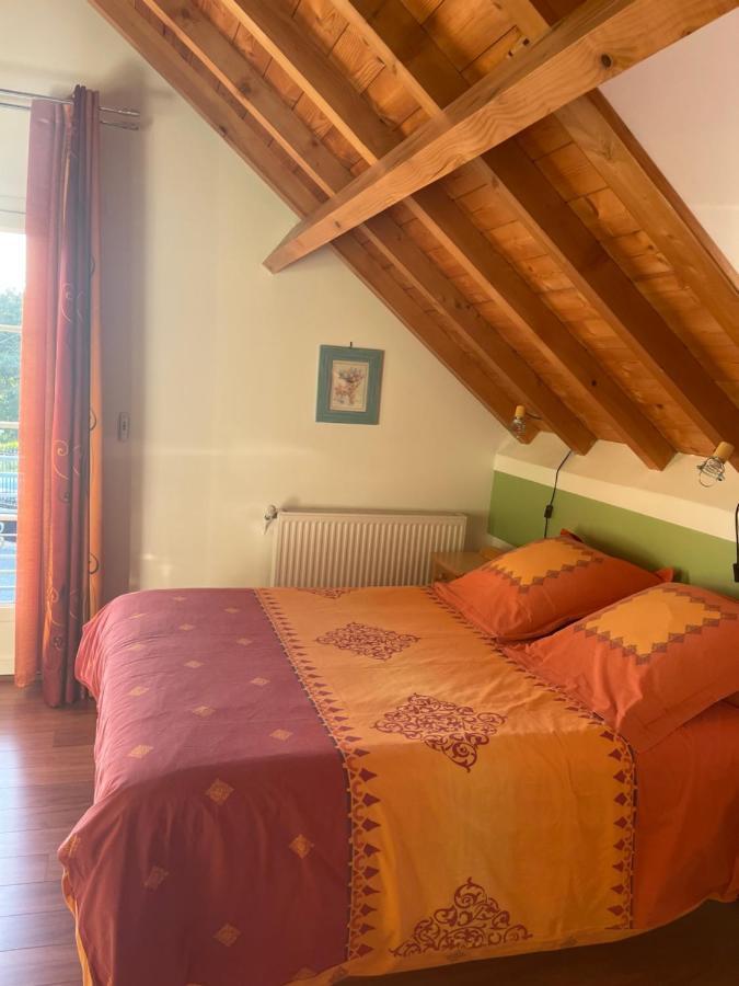 Les Gites De La Maison Bleue D'Estialescq Esterno foto