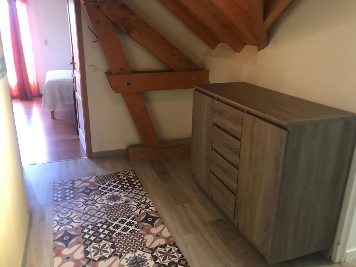 Les Gites De La Maison Bleue D'Estialescq Esterno foto