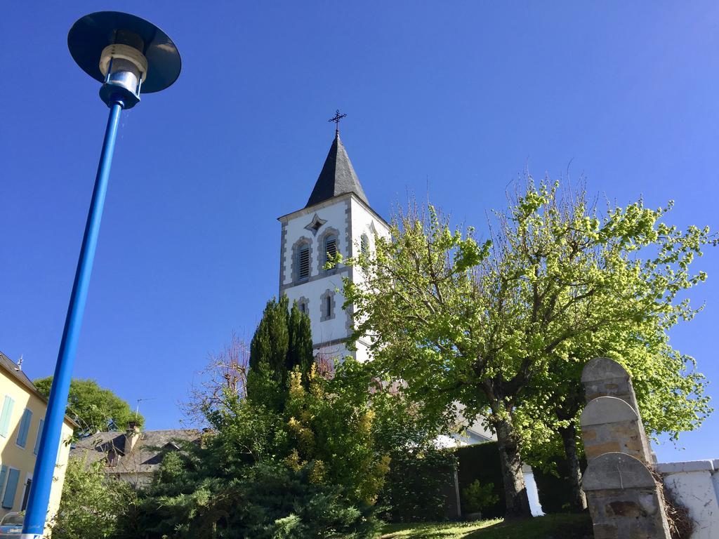 Les Gites De La Maison Bleue D'Estialescq Esterno foto